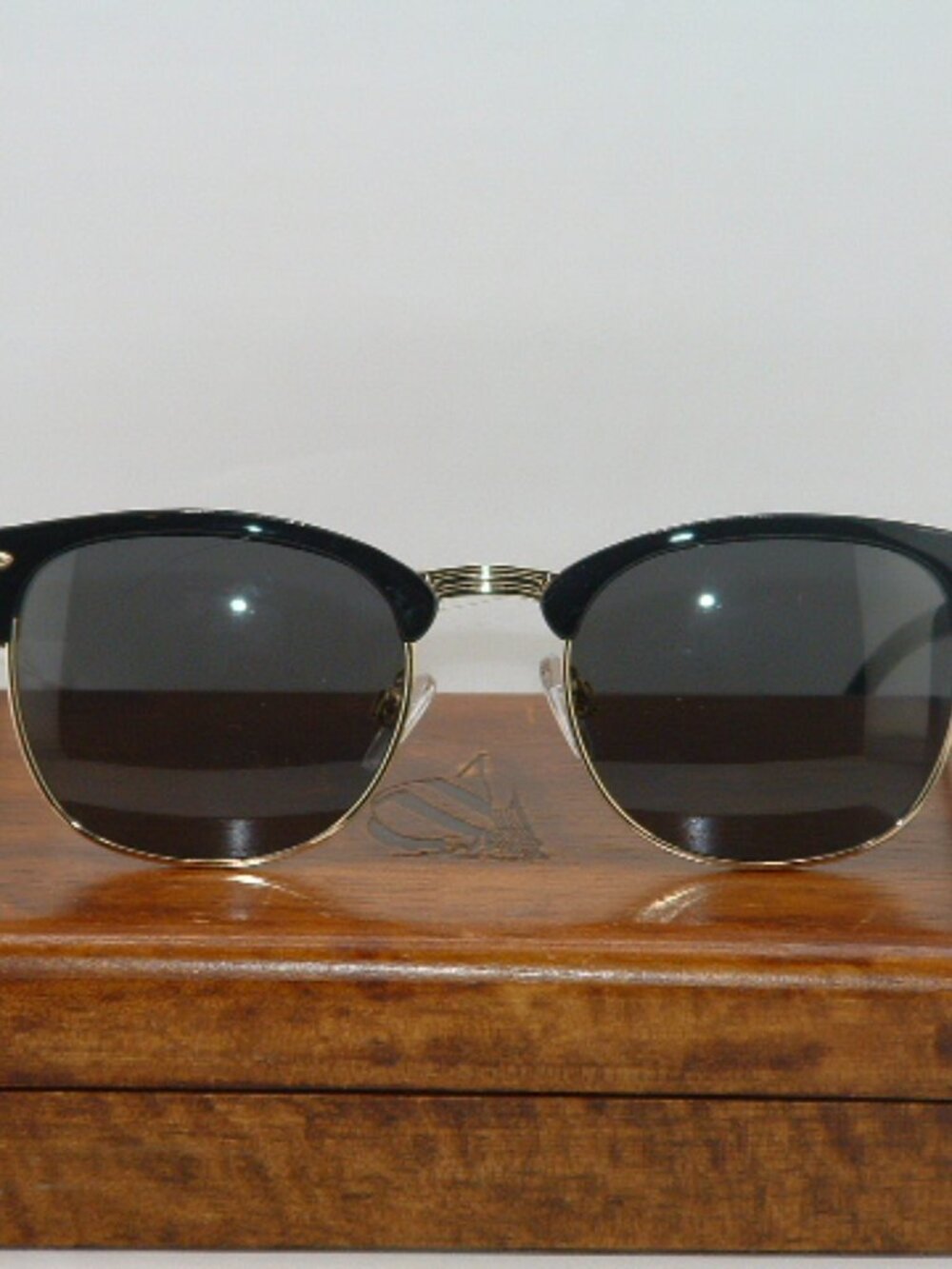 Foster Grant West Loop OP0922 Sunglasses